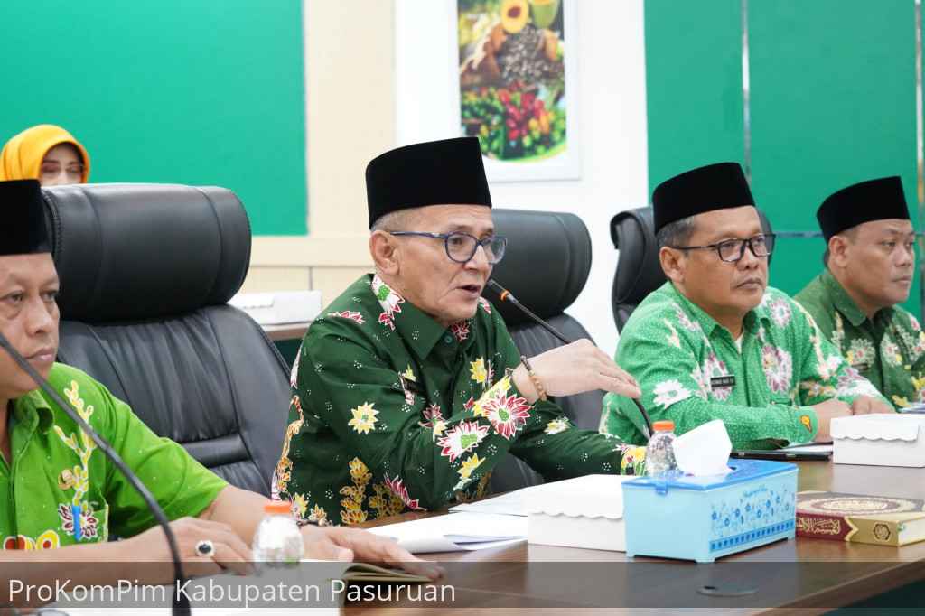Hadiri Pengajian Rutin di Command Center, Wabup Gus Shobih: Mari Ambil Hikmah dan Faedah Khotmil Qur’an Untuk Seimbangkan Kinerja Kita