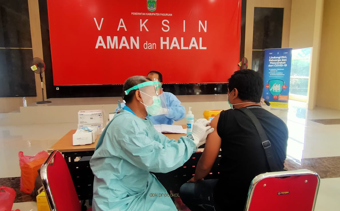 Puluhan Wartawan Pasuruan Disuntik Vaksin Sinovac Tahap I 