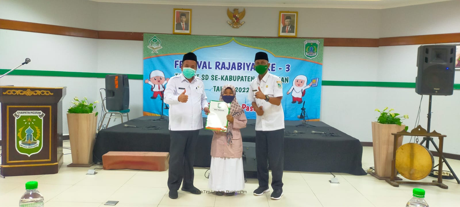 Wabup Mujib Imron Kepincut Dua Pelajar Saat Lantunkan Ayat Suci Al Qur'an 
