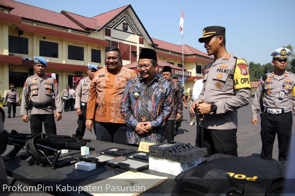 Pimpin Apel Gelar Pasukan Operasi Mantap Praja Tengger 2023, Pj. Bupati Pasuruan Ajak Masyarakat Jaga Kondusifitas Pilkades Serentak 2023