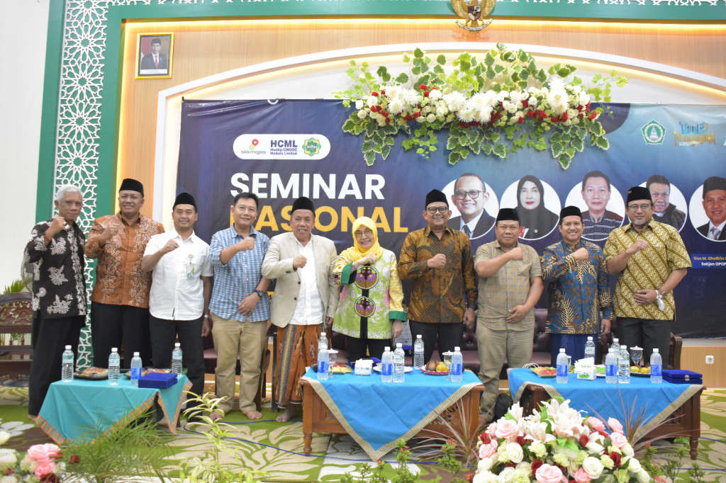 Buka Seminar Nasional, Wabup Mujib Ajak Santri Bukan Hanya Jadi Muballigh, Tapi Pondasi Ekonomi Harus Kuat