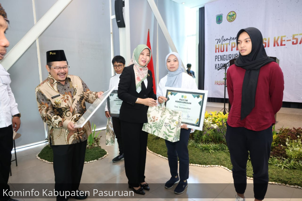 Ketua PERWOSI Ny Luhur Andriyanto : Perempuan Sekarang Harus Jadikan Olahraga Sebagai Kebutuhan. Syukur-Syukur Berprestasi