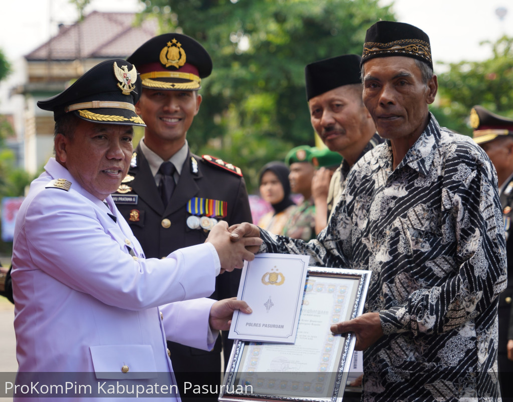 Hari Bhayangkara ke 77, Kapolres Pasuruan Beri Reward Warga Tutur Bantu Ungkap Kasus Curat
