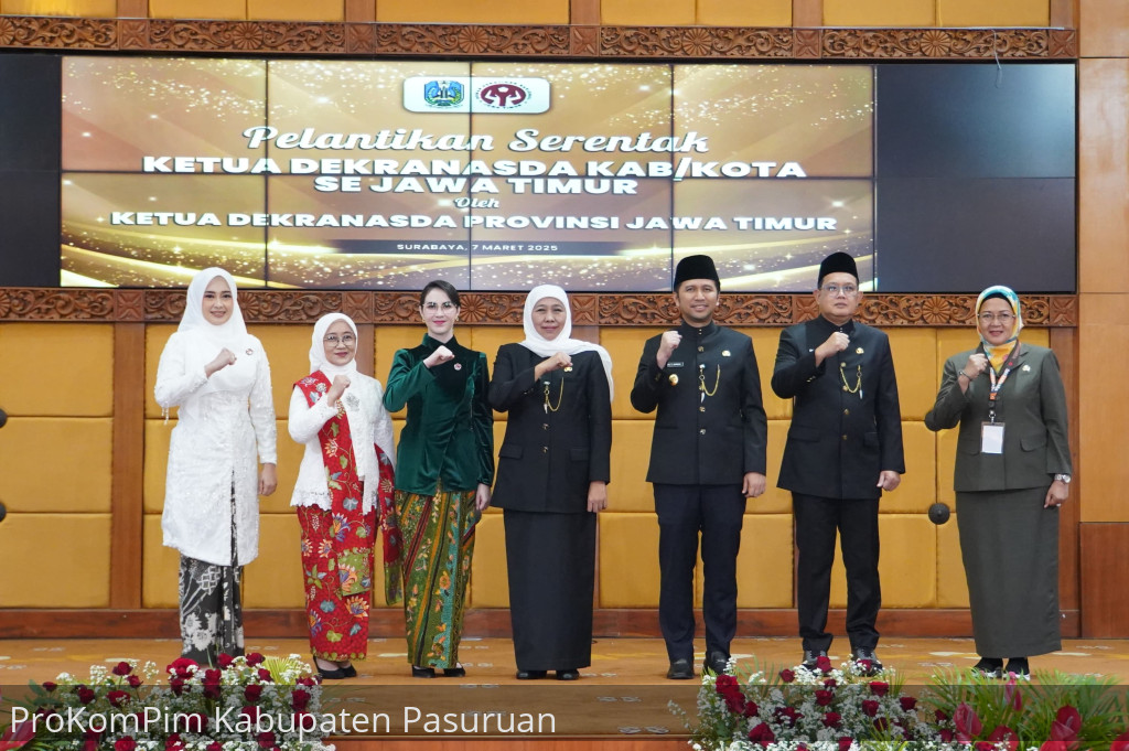 Ketua Dekranasda Jatim Lantik Merita Ariestya Yudi Rusdi Sutejo Sebagai Ketua Dekranasda Kabupaten Pasuruan Periode 2025-2030