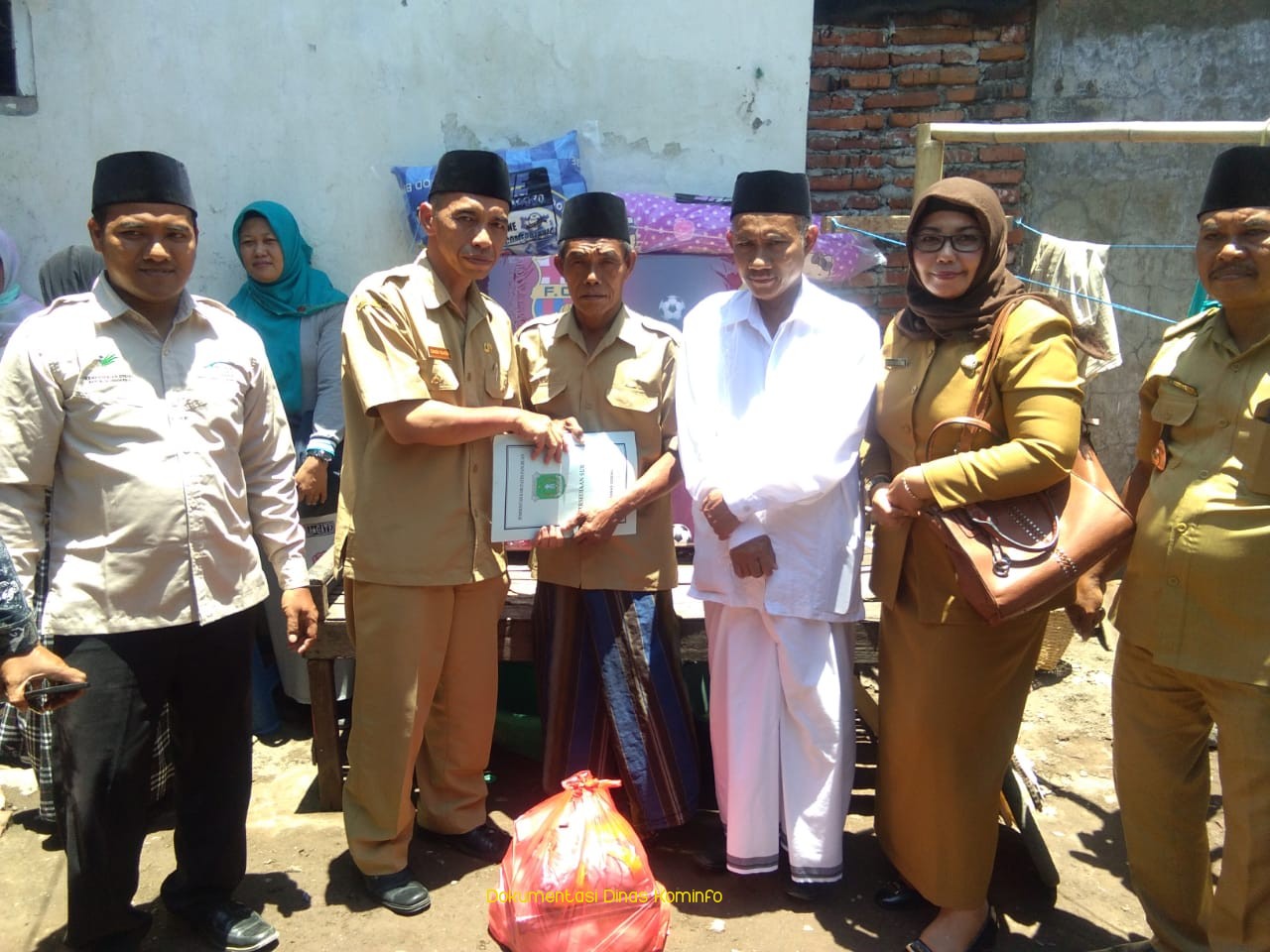 Dinsos Kabupaten Pasuruan Beri Bantuan Warga Non Penerima Program BPNT dan PKH