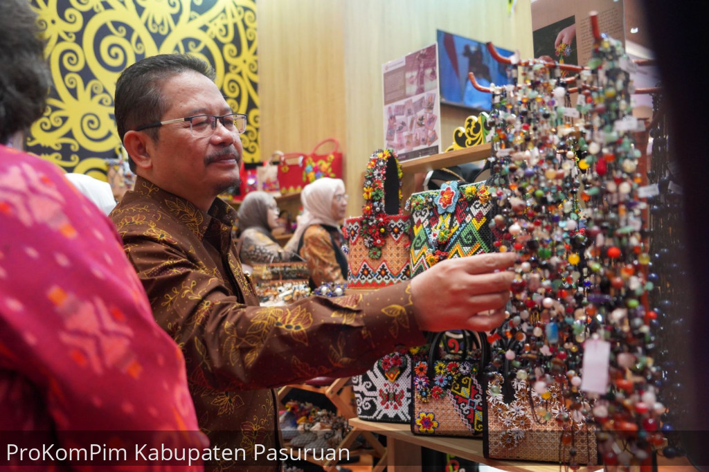 Optimalkan Penggunaan Produk Dalam Negeri di Sektor Pengadaan Barang/Jasa Pemerintah, Pj. Bupati Pasuruan Hadiri Indonesia Maju Expo & Forum 2024 Bersama Sekjen Kemendagri