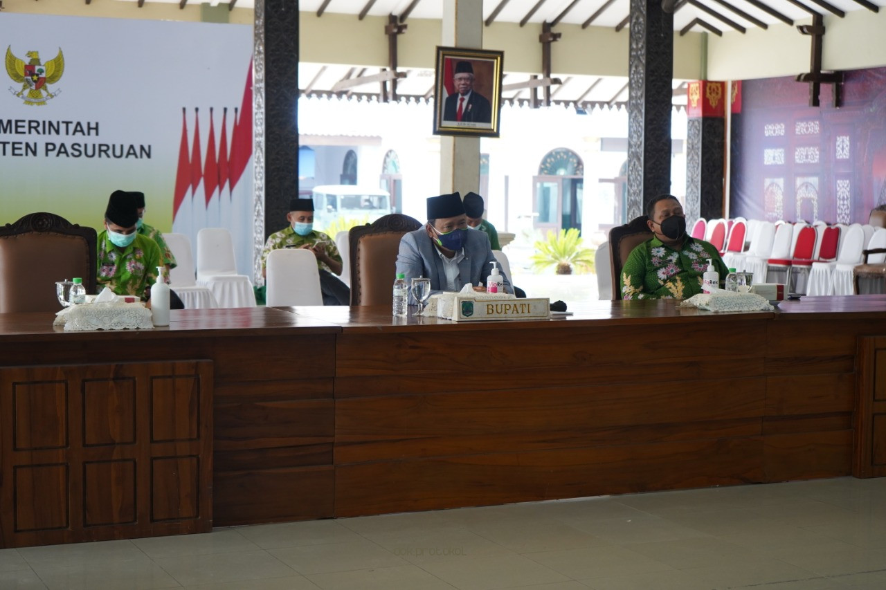 Gubernur Jatim: Seluruh Bupati/ Walikota Harus Lakukan Percepatan Penyaluran Bansos Kepada Masyarakat Terdampak PPKM Darurat 