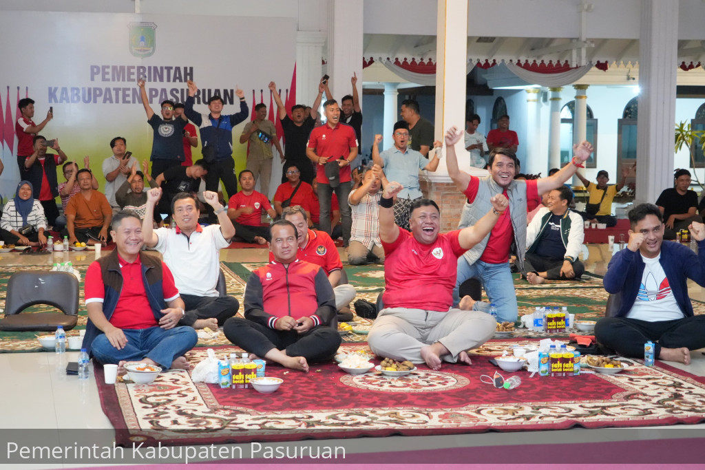 Serunya Nobar Indonesia Vs Bahrain di Pendopo Bupati Pasuruan