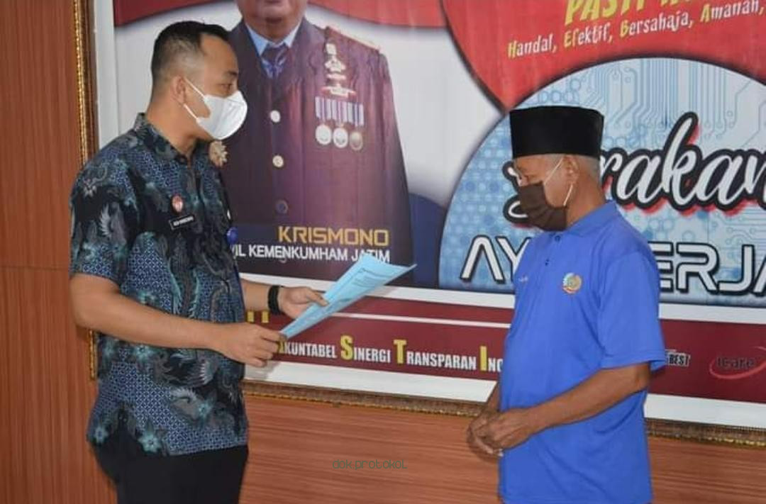 Hari Lansia, WBP Paling Tua di Rutan Bangil Terima Remisi 3 Bulan 